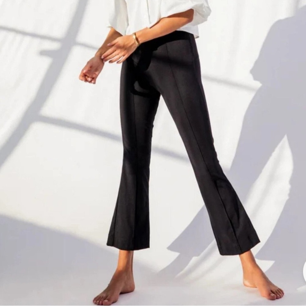 Ona Elegant Black Women's flare Pant size small color black